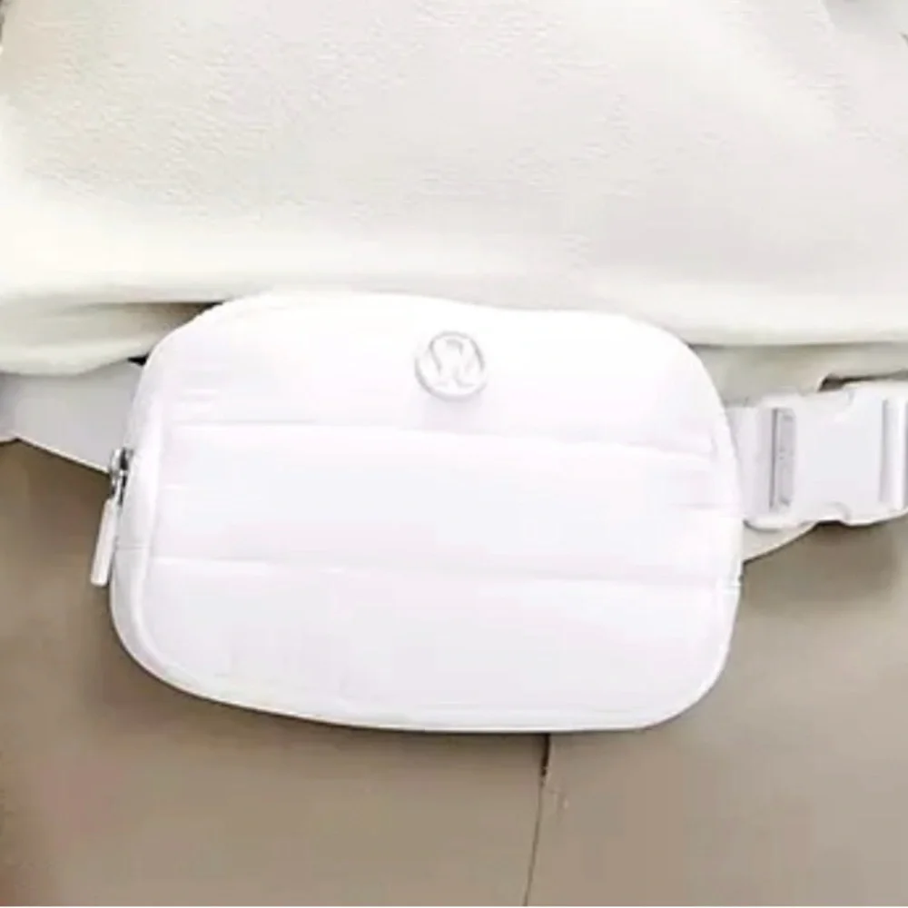 Unisex 💨 Lululemon Everywhere Belt Bag 💨2L Large 💨Wunder Puff💨 White💨 - Picture 8 of 14